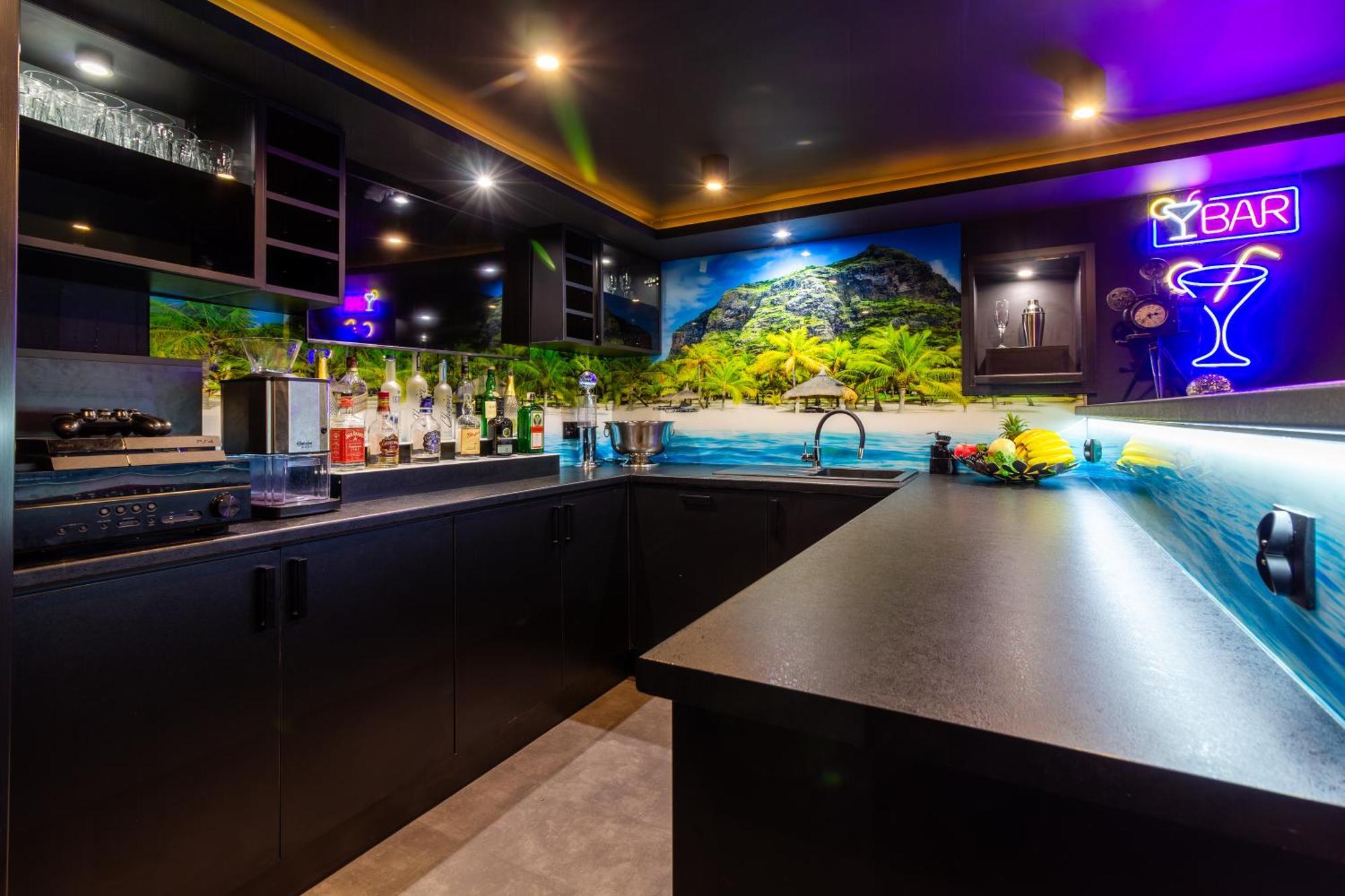 ヴロツワフ Housecube, Bar , Prywatne Kino, Bilard , Luxusヴィラ エクステリア 写真